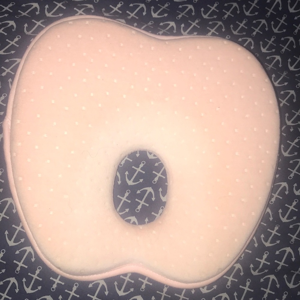 Baby flat head prevention pillow